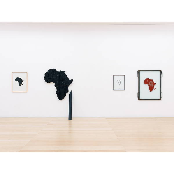 アフリカにて4点
　『Hate Apartheid』
『アフリカ 85』『ガラスのアフリカ・銀』『アフリカにて・赤』